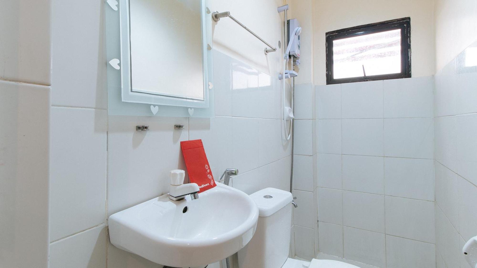 Reddoorz At V-Cat Apartelle Sampaloc Manila Exterior foto