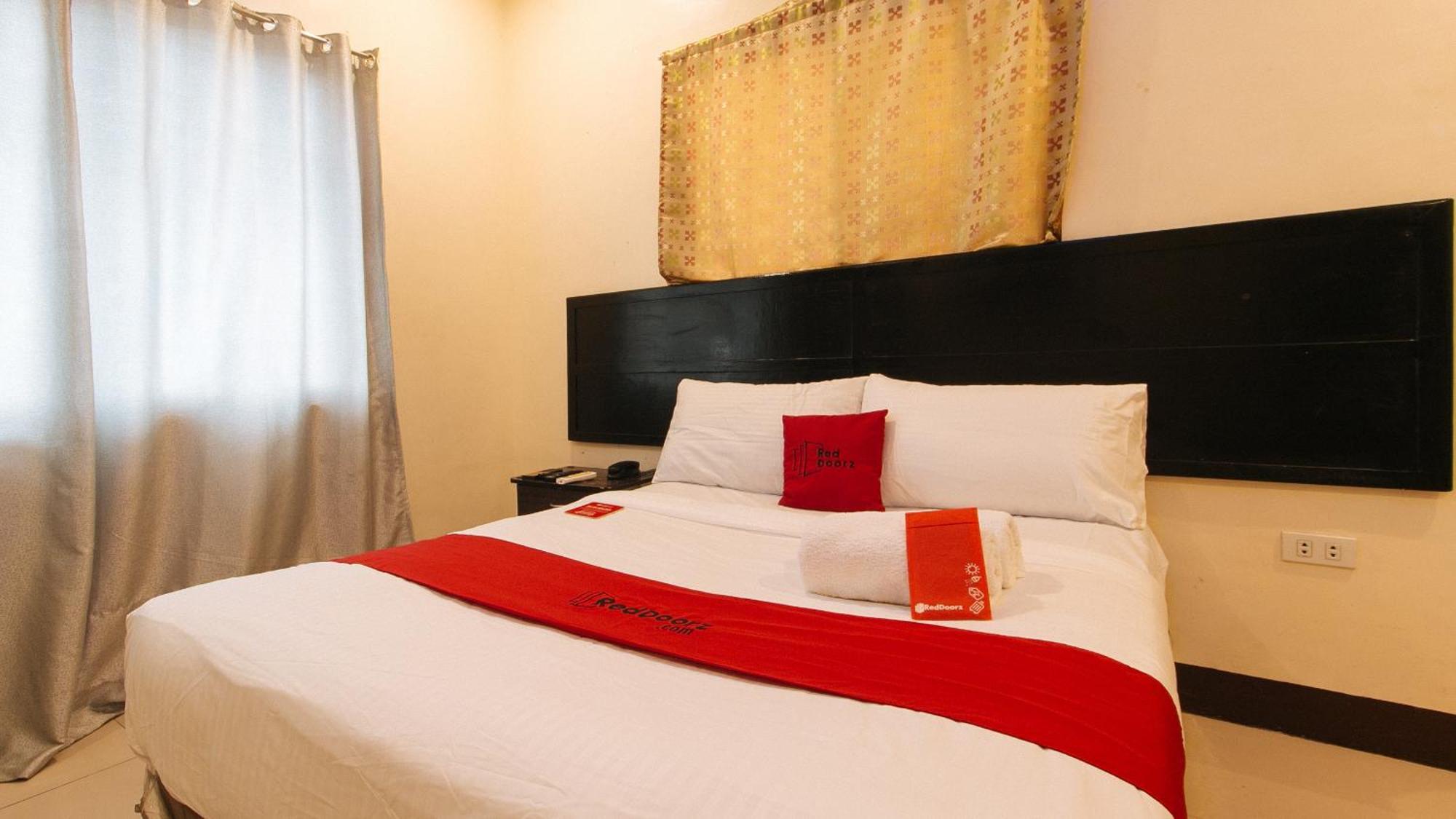 Reddoorz At V-Cat Apartelle Sampaloc Manila Exterior foto