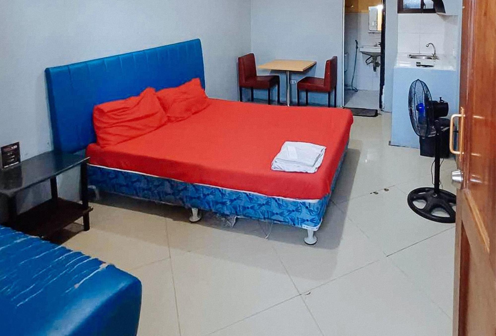 Reddoorz At V-Cat Apartelle Sampaloc Manila Exterior foto