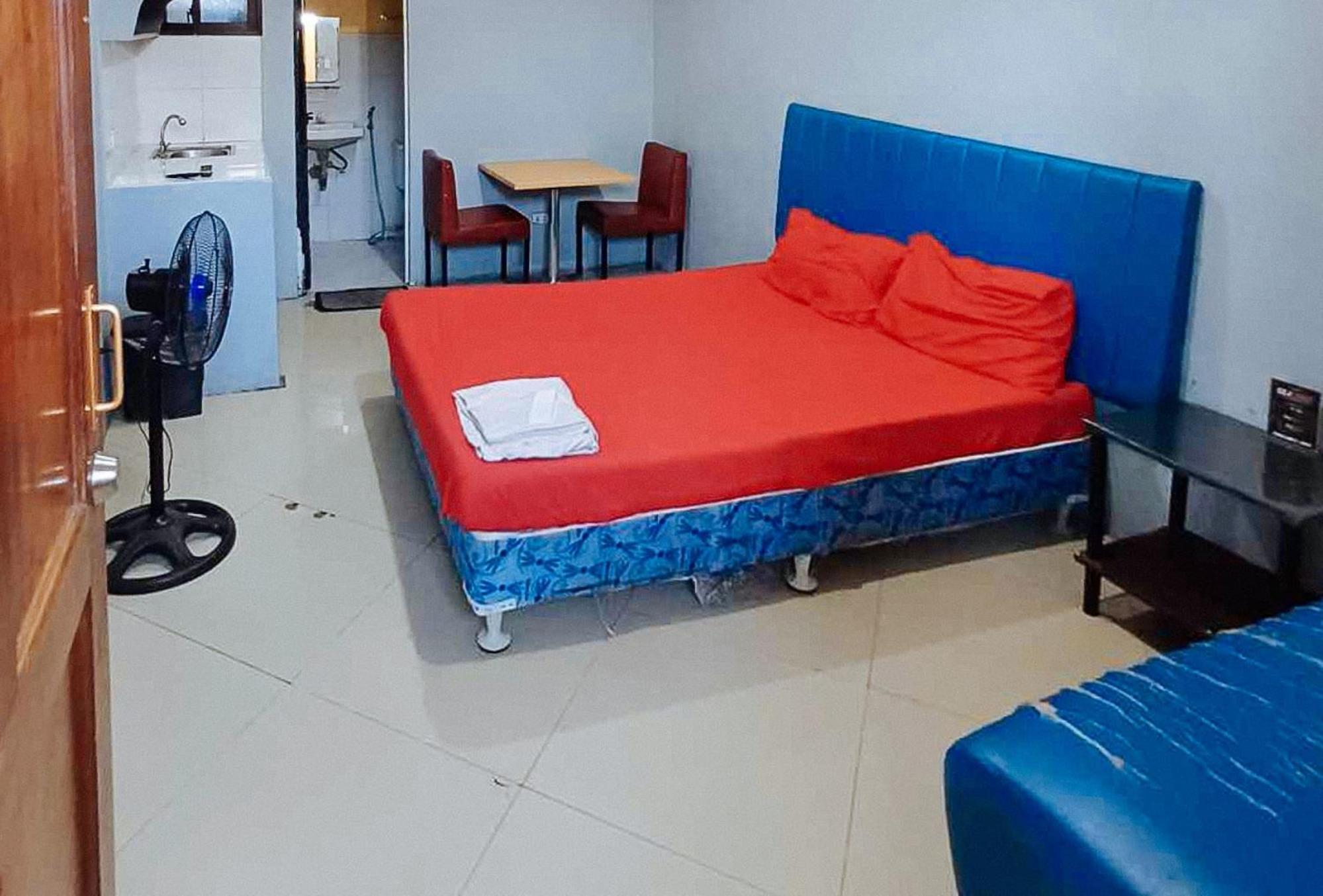 Reddoorz At V-Cat Apartelle Sampaloc Manila Exterior foto