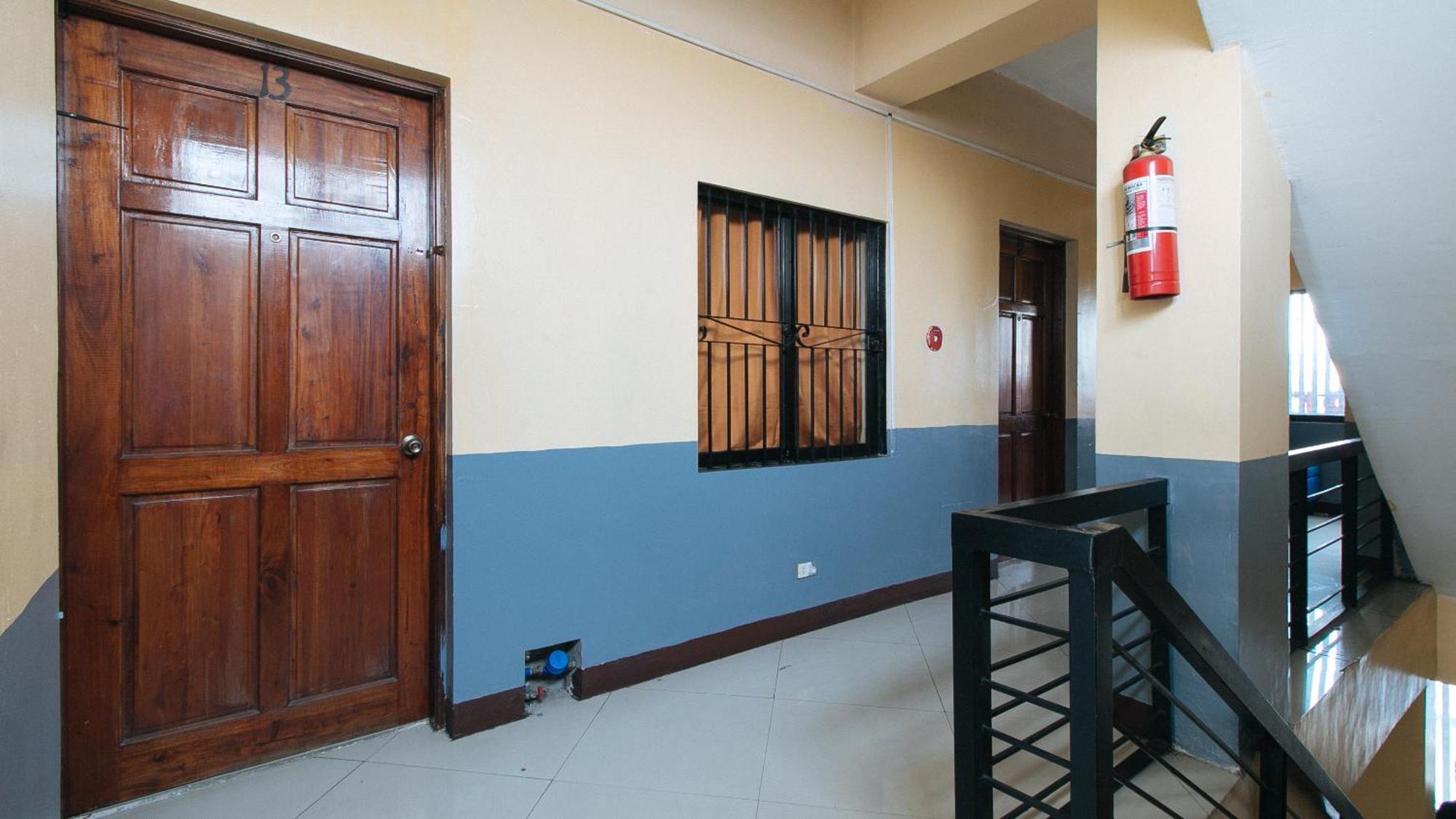 Reddoorz At V-Cat Apartelle Sampaloc Manila Exterior foto
